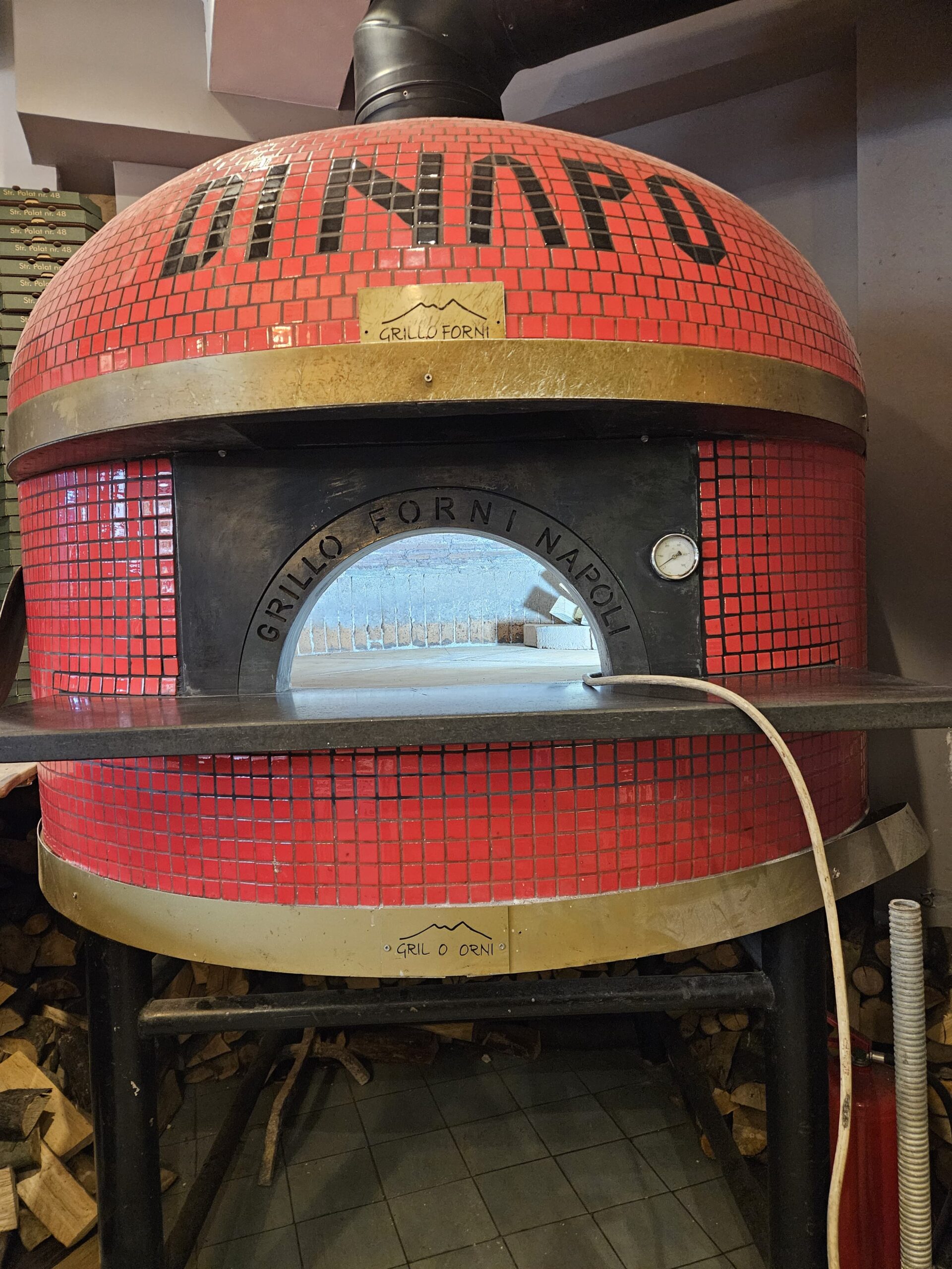 Schimbarea-vetrei-de-argilă-la-cuptorul-de-pizza